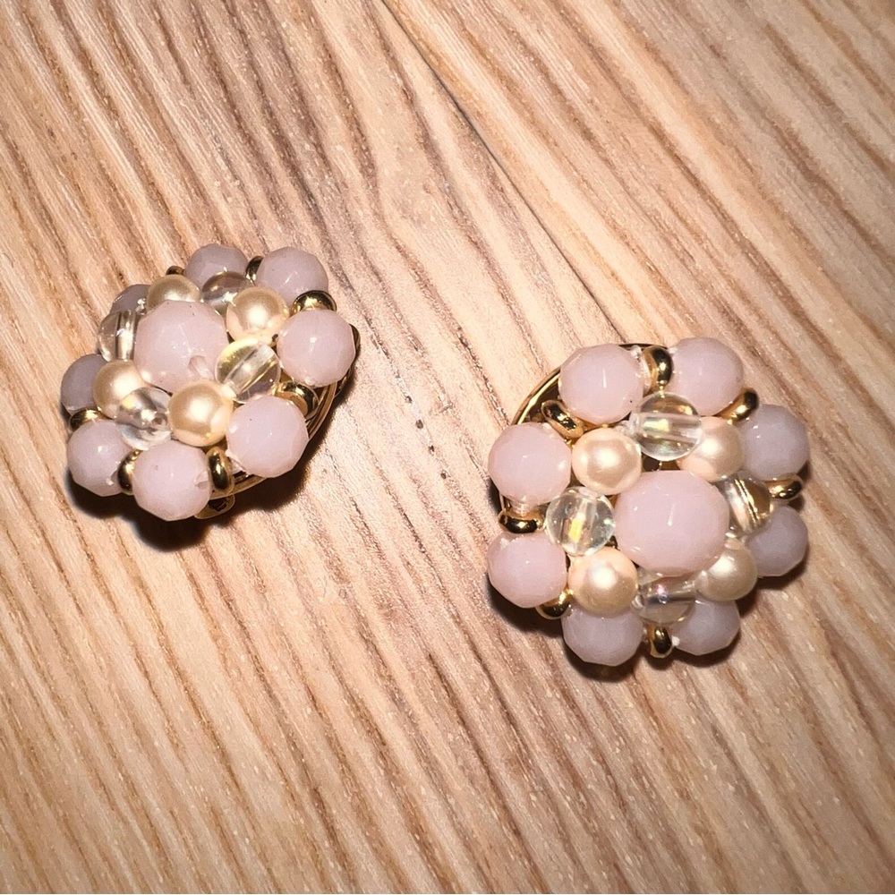 Vintage Pink Glass Bead Pearl Cluster Clip On Earrings Gold Floral Statement - Picture 8 of 10